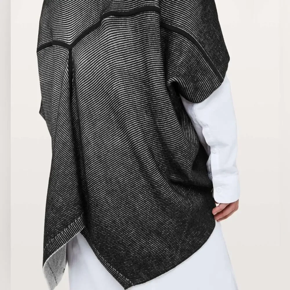 Lululemon Exaltation Wrap Merino Wool Black/Silver Ice - Yoga Gym Travel Commute